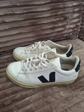 Veja Campo Leather Low-Top Sneakers in White with Black V Logo